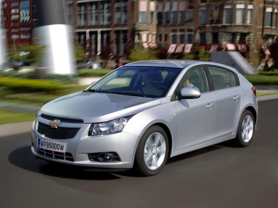  Chevrolet Cruze Hatchback 2011 года  (фото 12 из 19)